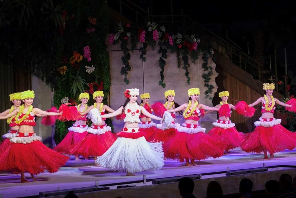 spectacles de s danseuses hula girls au Spa Resort Hawaiians de Fukushima