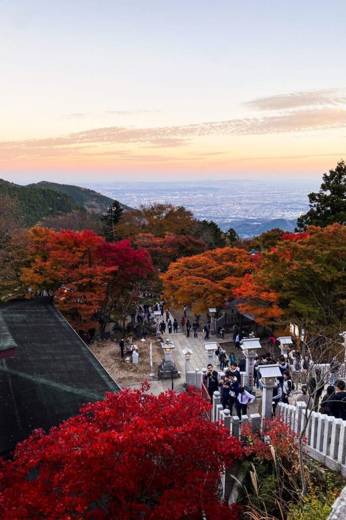 le sanctuaire shintoïste Oyama Afuri en automne a Isehara