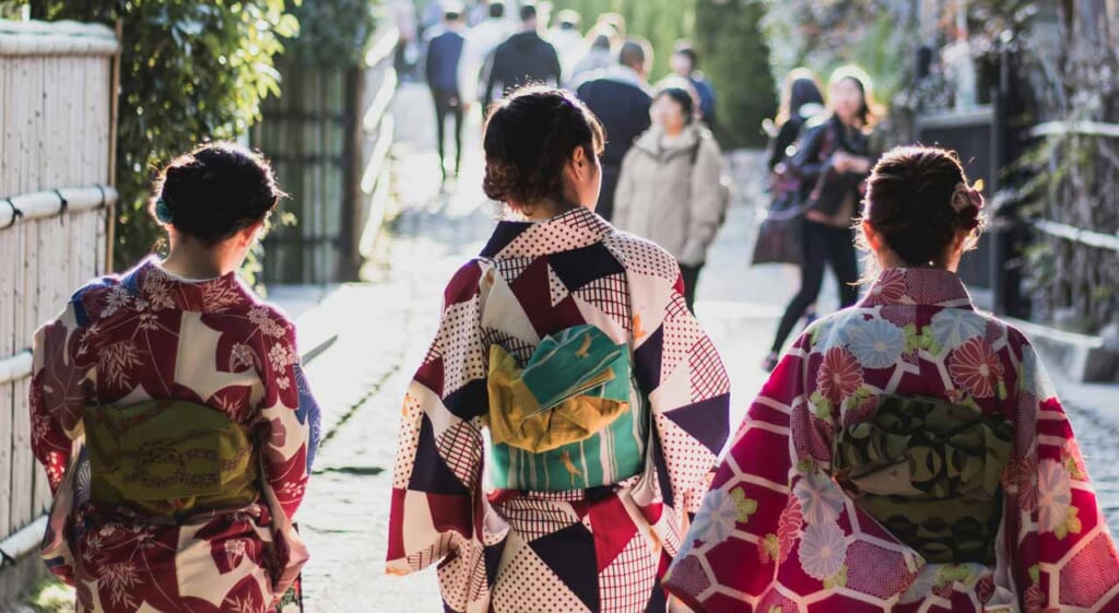 Groupe de filles en yukata