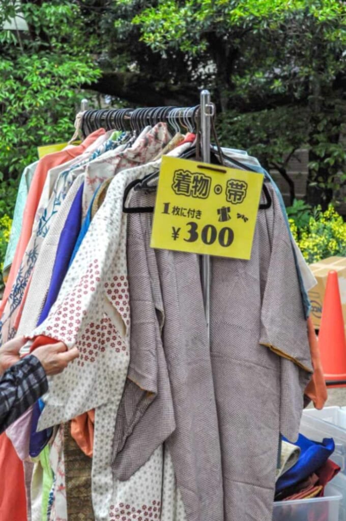 Des kimonos à 300 yens ? Vous en trouverez au marché de Sugamo !