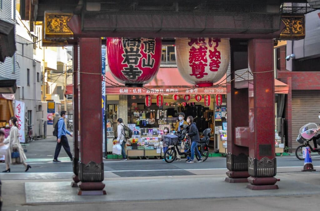 Entrée du temple Koganji à Sugamo