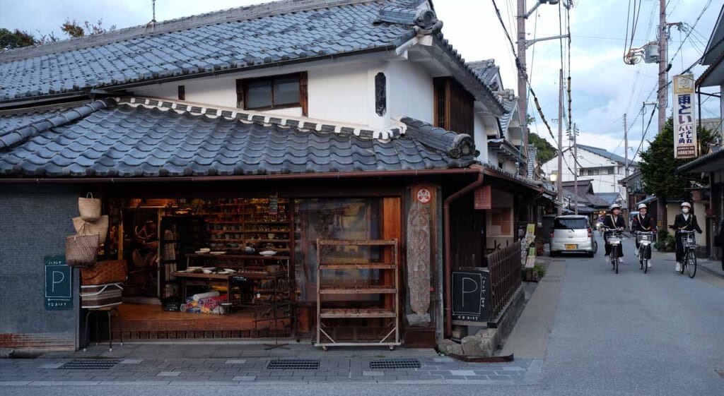 Une des nombreuses boutiques de poterie de Tamba-Sasayama