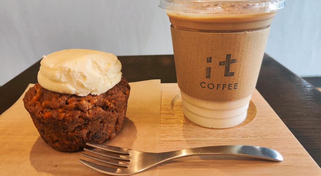 it coffee - carrot cake