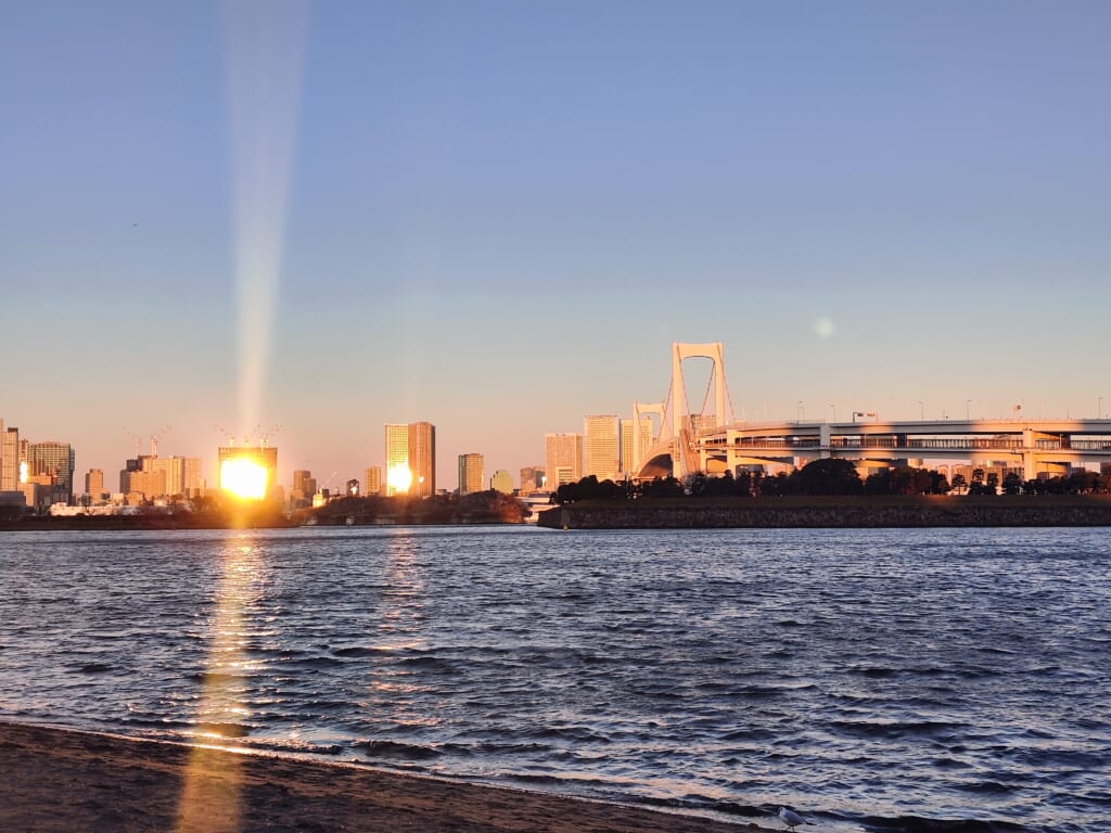 Hatsuhinode à Odaiba, lever du soleil