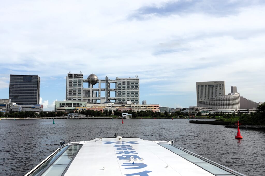 Bateau Odaiba, vue sur Fuji TV