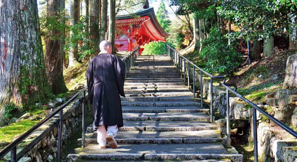 Scène de vie au temple Enryakuji