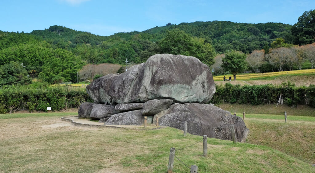 Le tumulus d'Ishibutai à Asuka