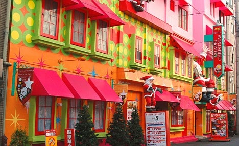 Colorido Love Hotel en Honshu, Japón