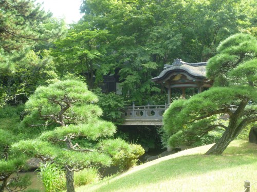 Casa tradicional en el jardín Sankeien de Yokohama