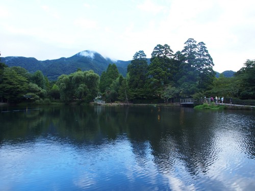 Lago en Yufuin, Oita (Japón).