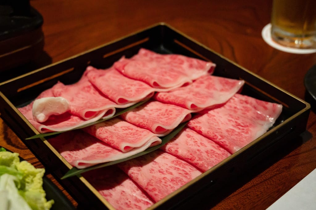 Carne sukiyaki en el ryokan Tomoe-an
