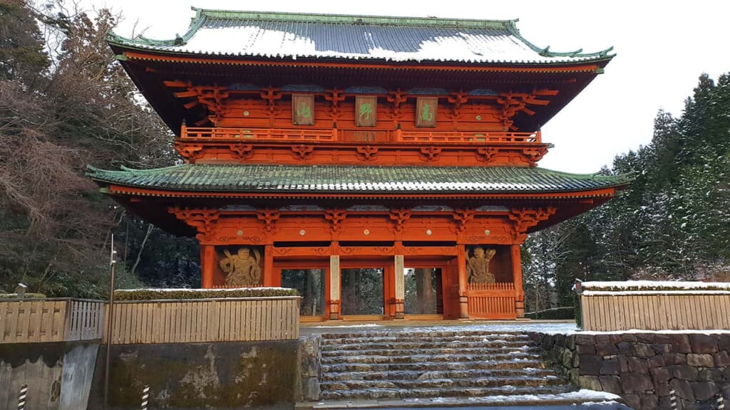 La gran puerta daimon en Koyasan