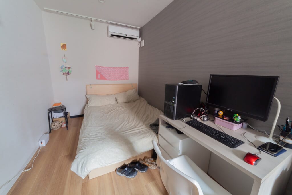 Habitación compartida, uno de los alojamientos en Japón