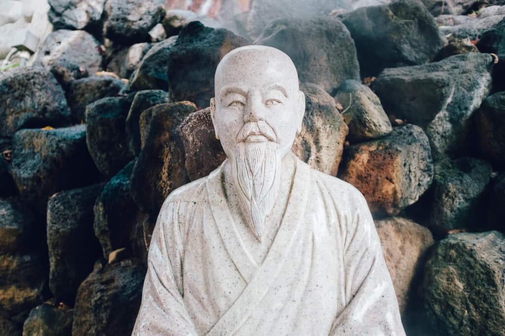 el monje Jozan, fundador de Jozankei