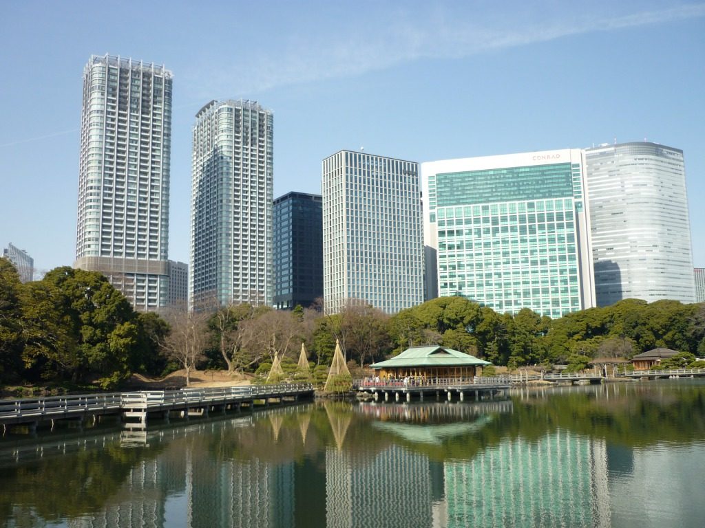 Jardín Hamarikyu en Tokio, Japón.