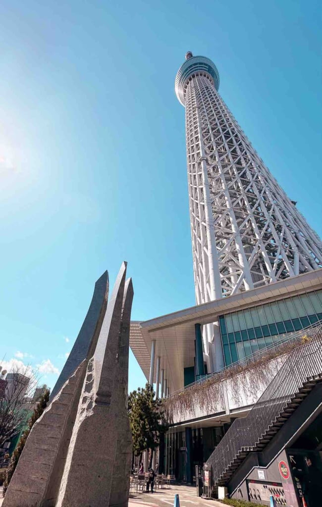 El skytree desde su base