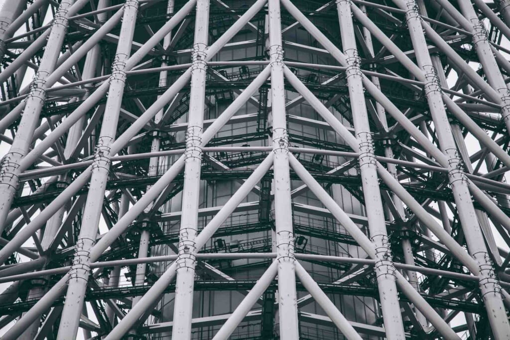 Foto detalle de las celosías de la torre más alta de Japón