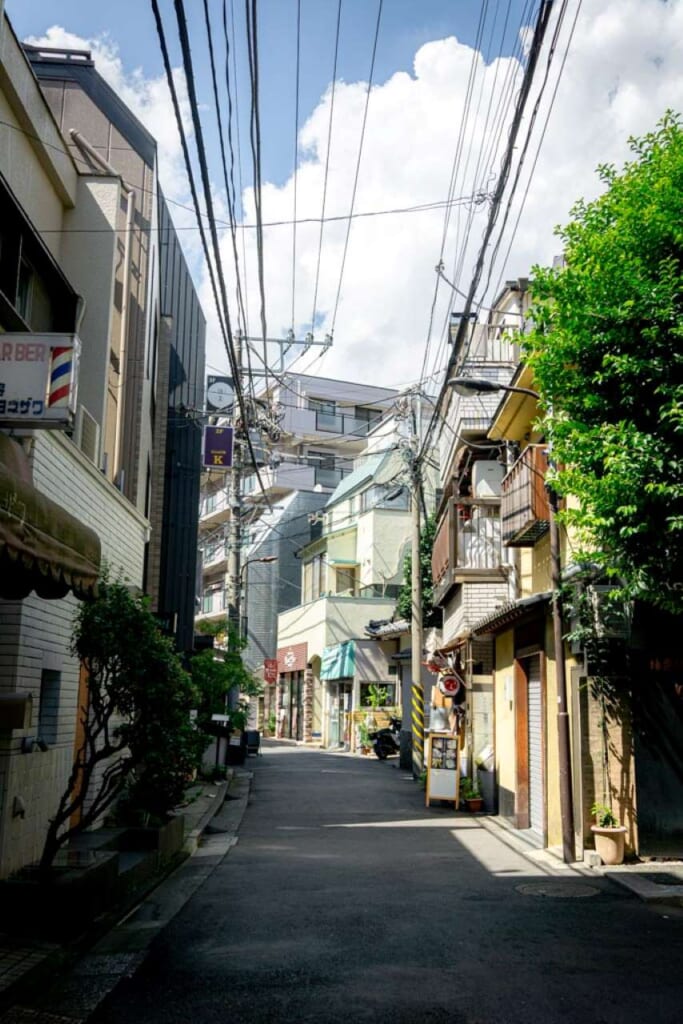 Una de las calles del barrio de Kagurazaka en Tokio