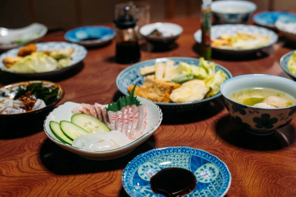 Una cena típica japonesa
