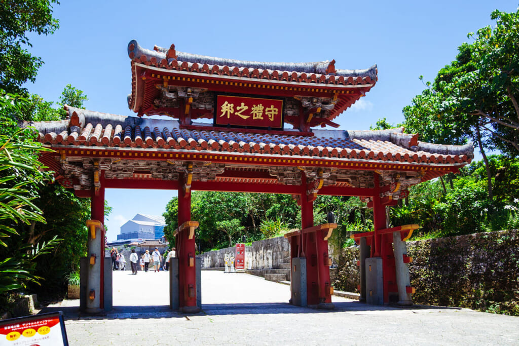 Puerta Shureimon en Naha