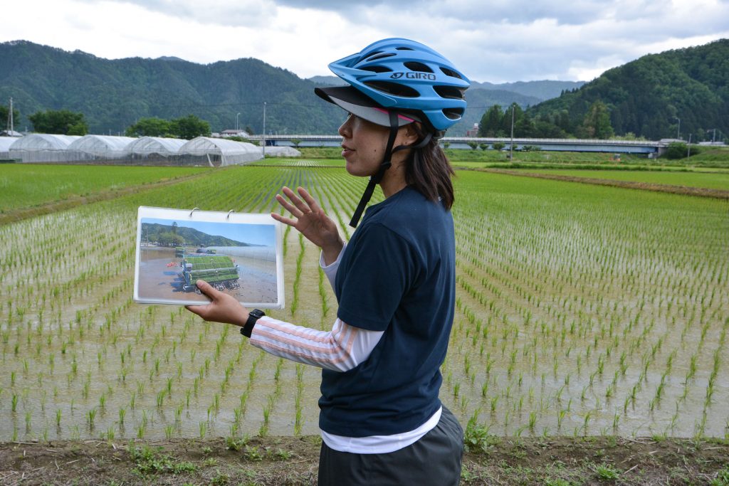 Der Bike Guide erklärte uns alle lokalen Sehenswürdigkeiten in Hida, Gifu, Japan