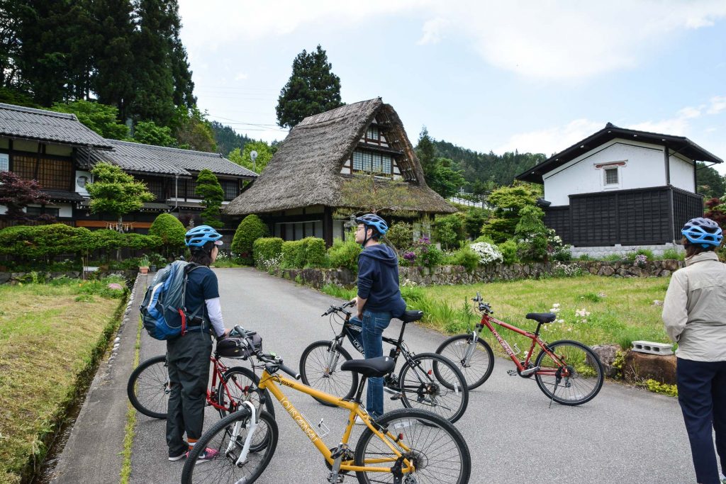 Ländliches und traditionelles Japan mit dem Fahrrad in Hida Furukawa kennenlernen, Gifu, Japan