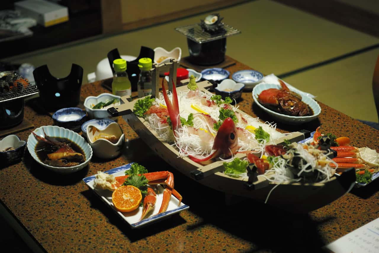 Gigantisches Abendessen in Kumomi Onsen, Shizuoka, Japan