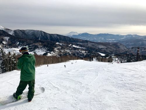 Genießen Sie Skifahren im Manza Ski Resort