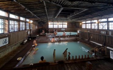 Das Sukayu Onsen, 1000-Menschen-Bad, in der Stadt Aomori, Präfektur Aomori, Japan.