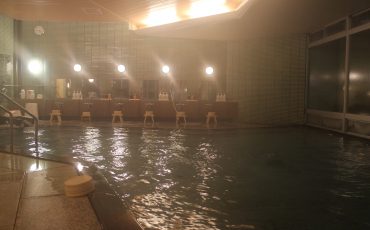 Heilender Besuch im Kaminoyama Onsen, Präfektur Yamagata, Japan.