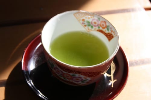 Genießen Sie Ihren grünen Tee vor Ort.