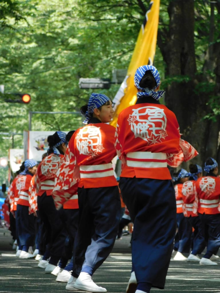 Traditionelle Happi mit dem Mon, dem japanischen Familiensymbol.