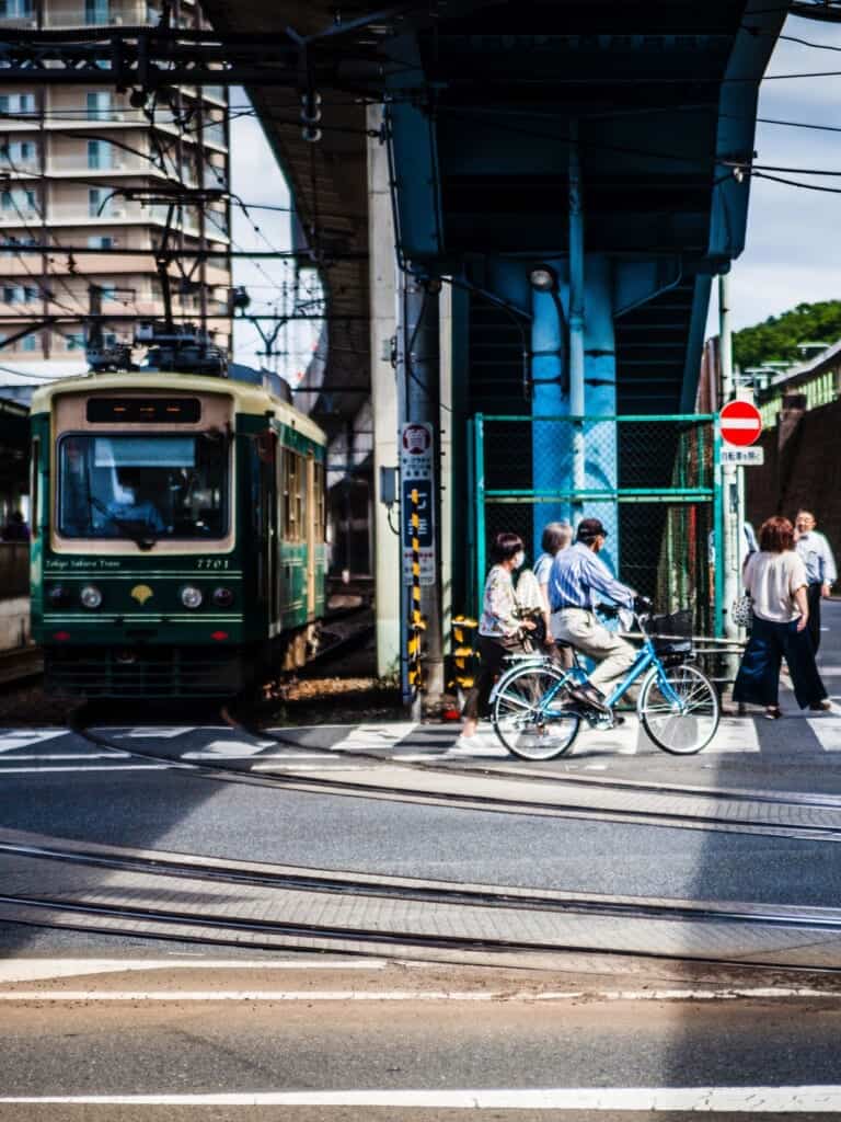Die Toden-Arakawa Straßenbahn in Oji, Tokio, Japan.