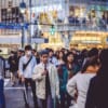 Personen auf der Kreuzung in Shibuya, Tokio