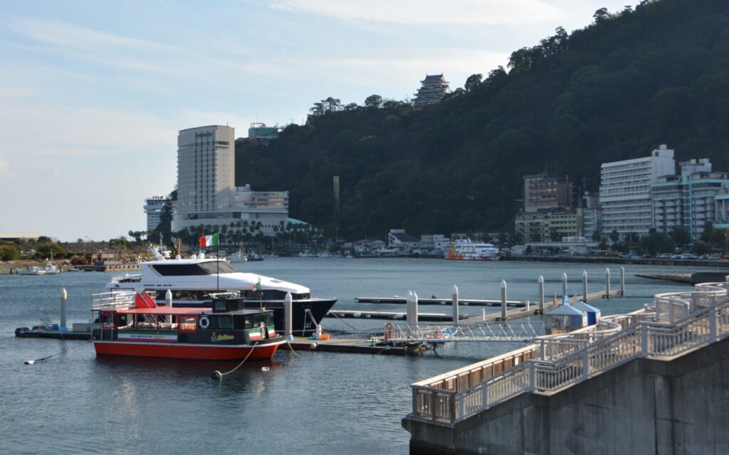 Der Hafen in Atami.
