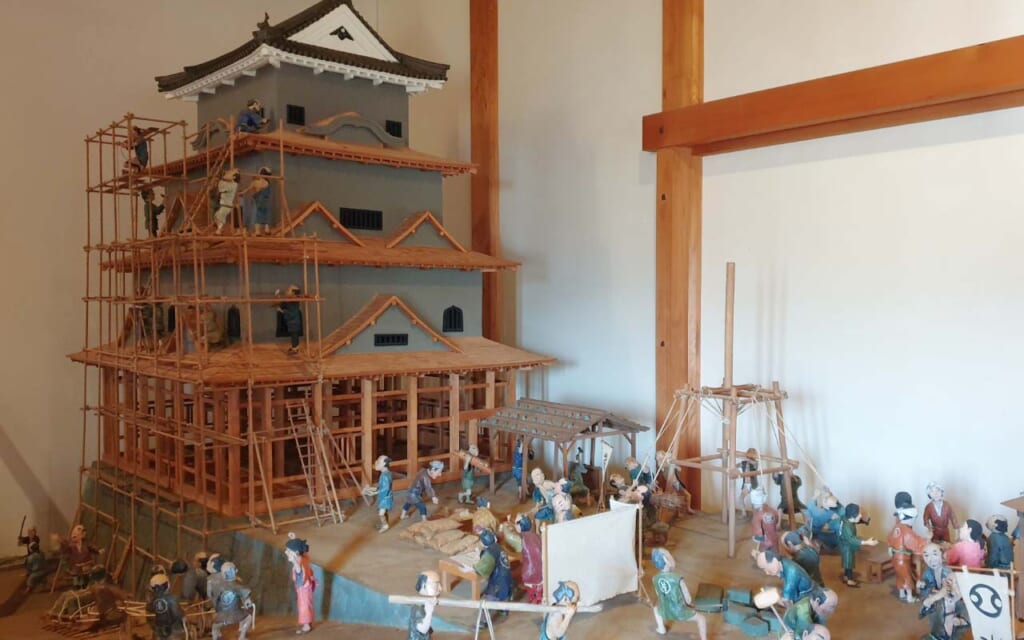 Model des Baus der Burg Ozu