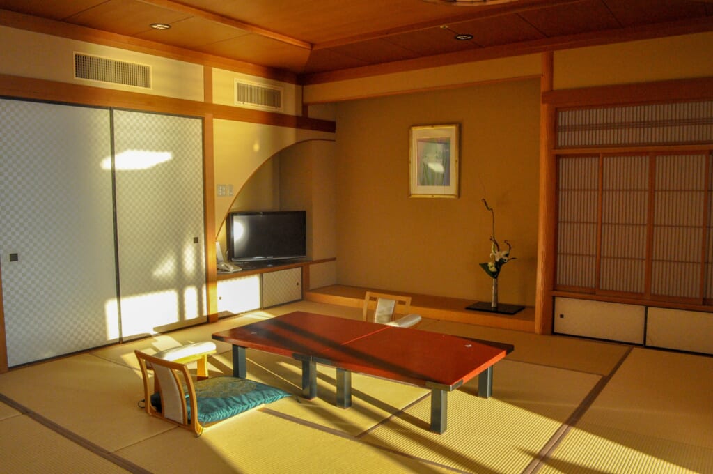 Tatami-Raum in einem Ryokan in Japan.