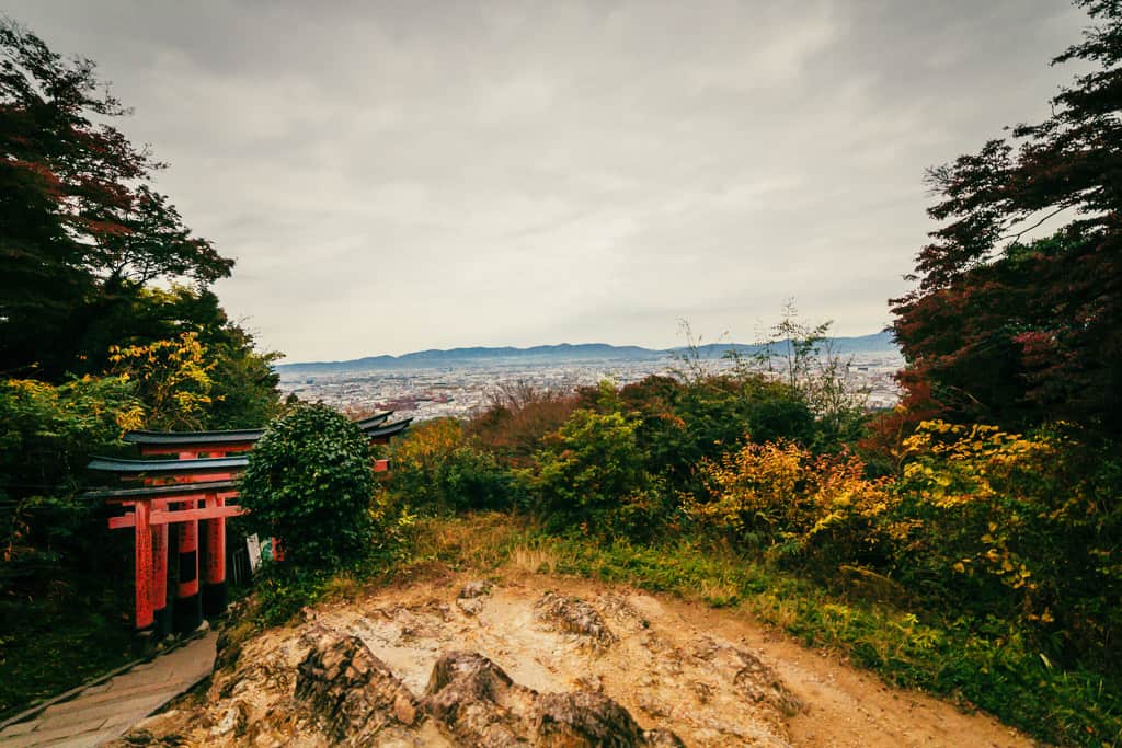 Blick auf Kyoto vom Berg Inari
