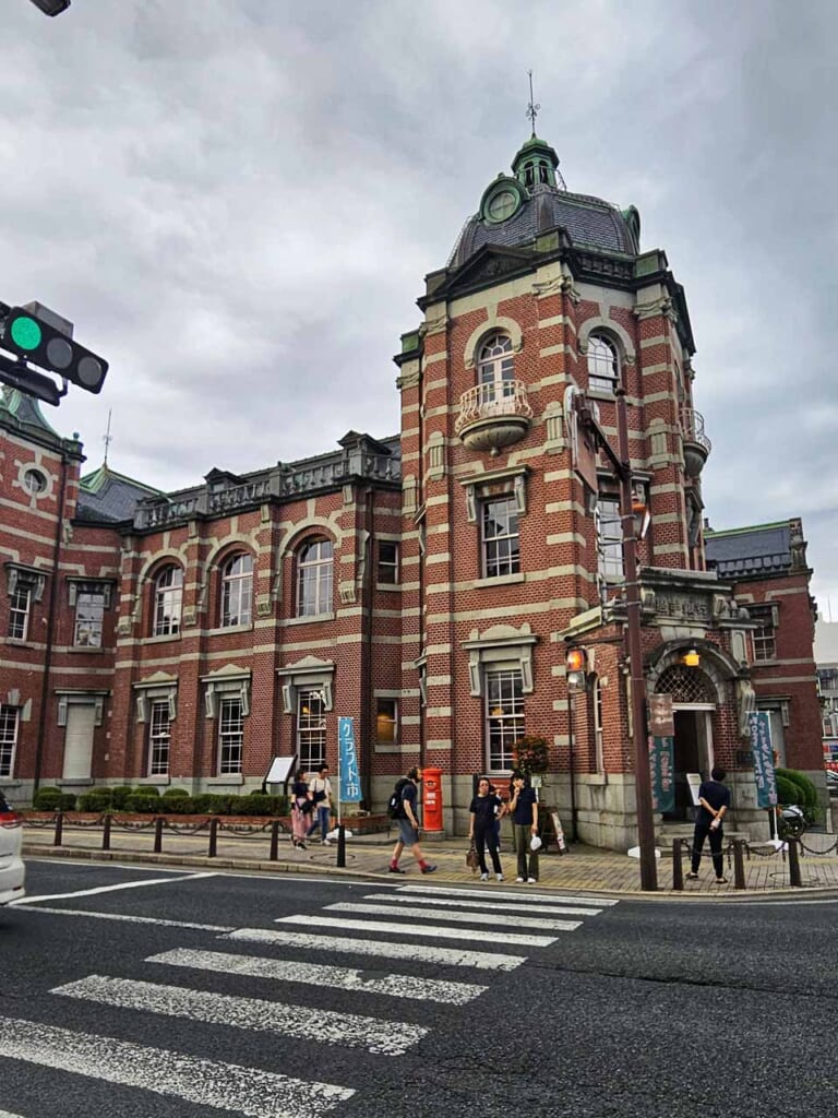 Außenansicht der Iwate Bank in Morioka