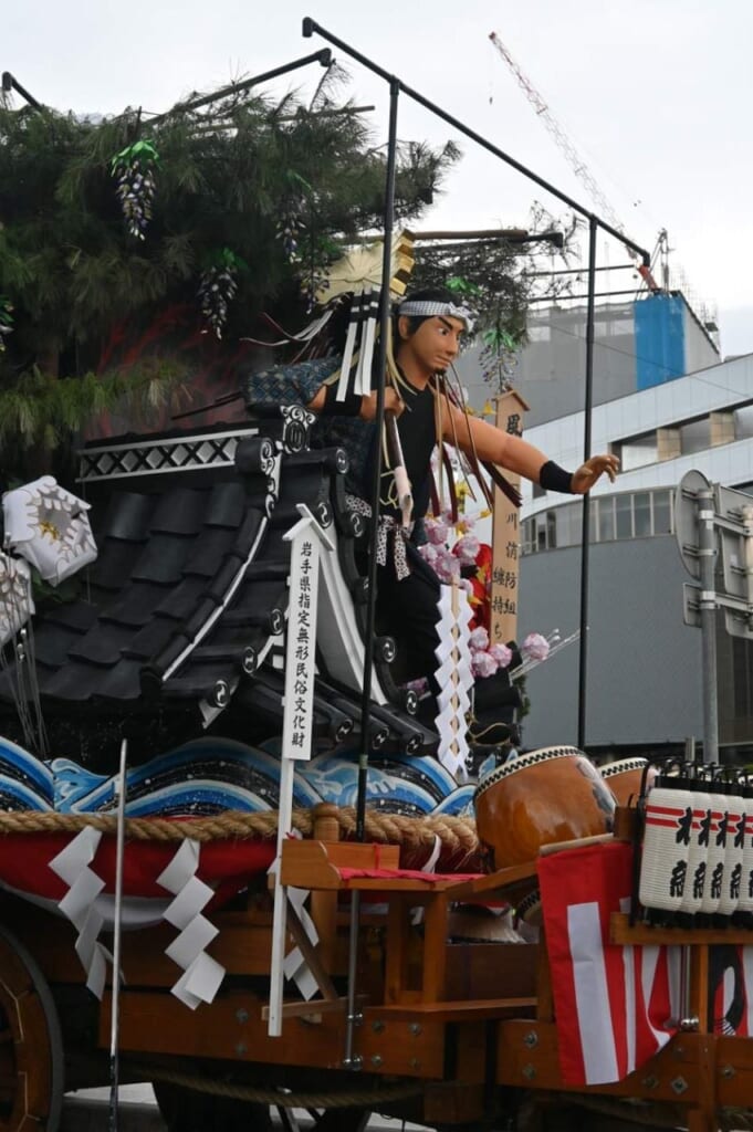 Figur auf einem der Festwagen des Morioka Aki Matsuri