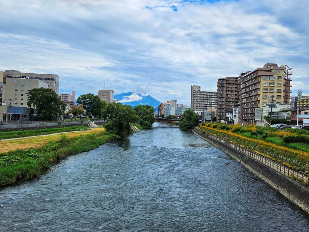 Morioka mit Berg Iwate