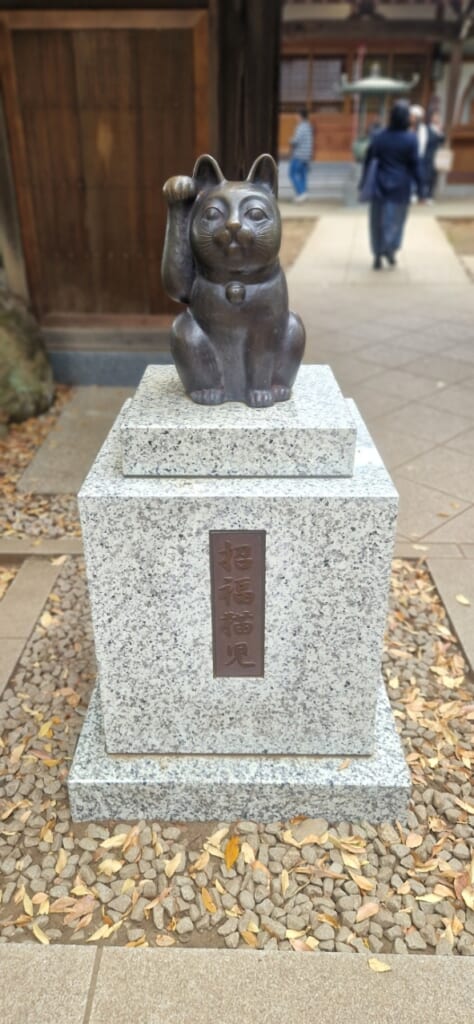 Maneki-neko-Statue