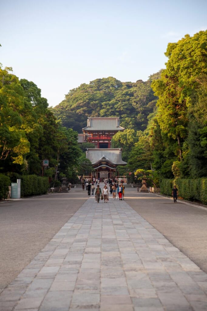 Weg zum Tsurugaoka-Hachimangu