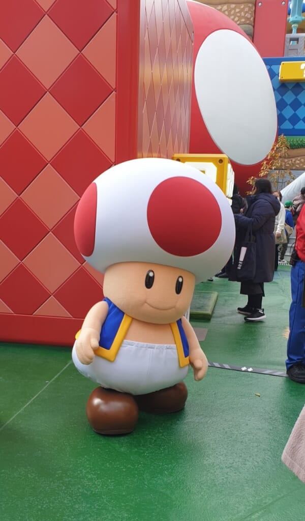 mascotte del funghetto Toad al Super Nintendo World