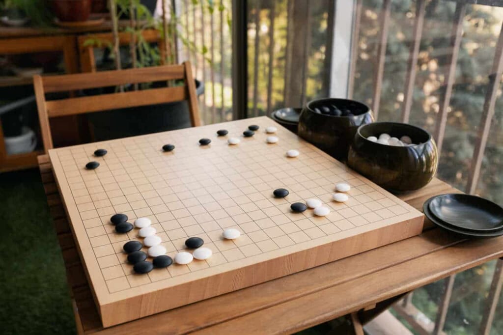 un set da gioco del go realizzato in Giappone