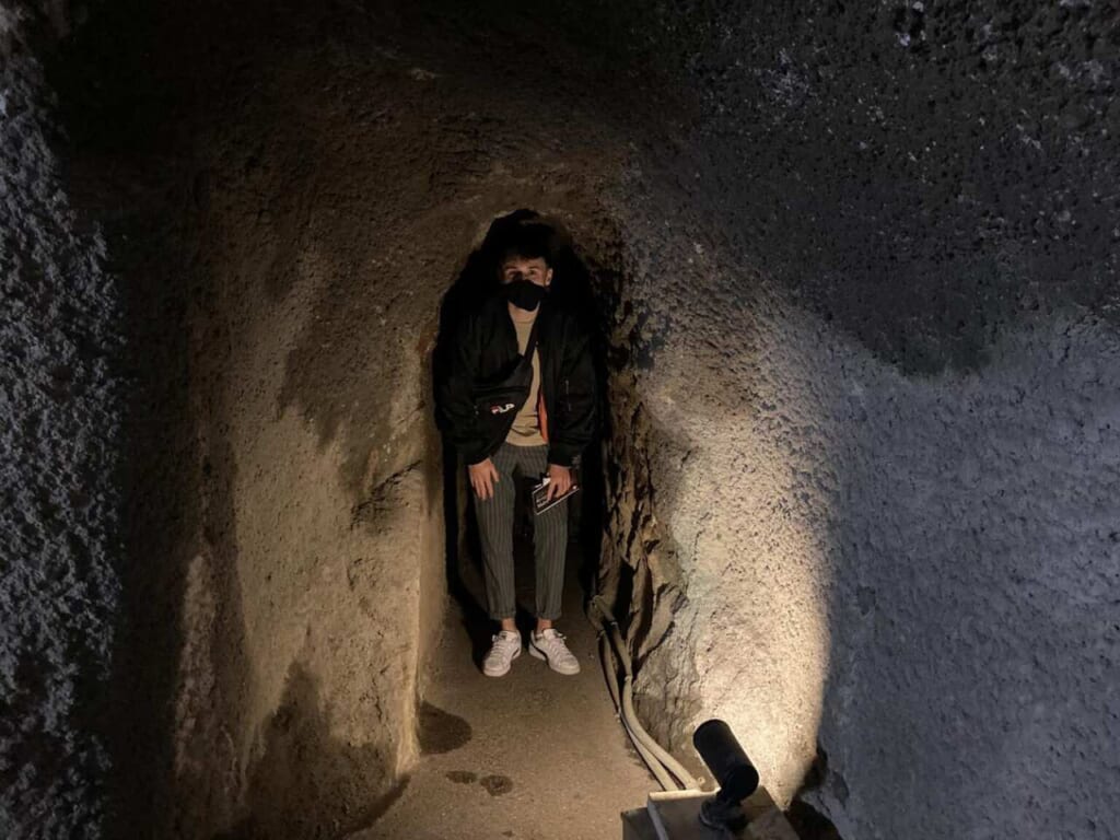 L'autore dentro un tunnel della miniera di Omori