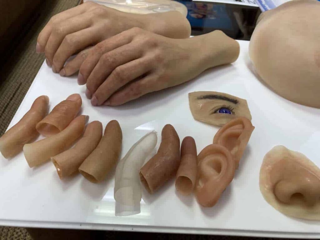 Modelli di protesi in silicone della Nakamura Brace