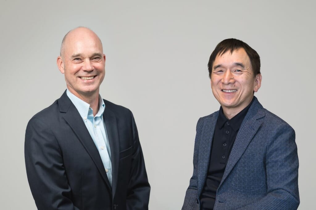 Il CEO di USJ Bonnier e il CEO di The Pokémon Company Ishihara