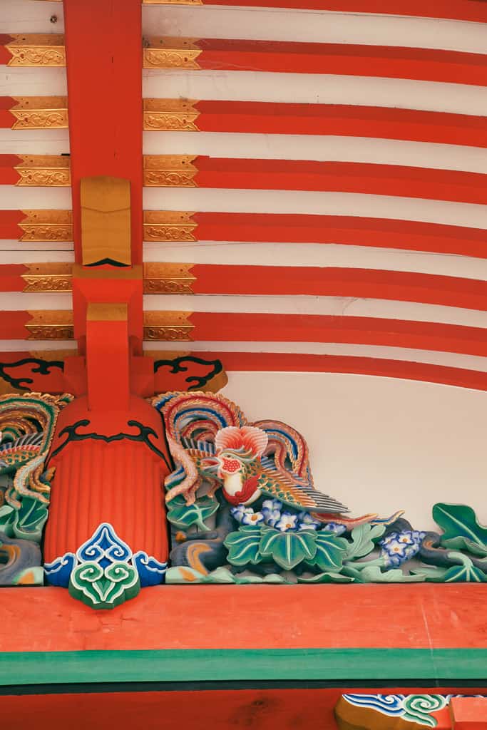 Dettaglio delle decorazioni al Fushimi Inari Taisha