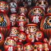 Bambole daruma di varie dimensioni